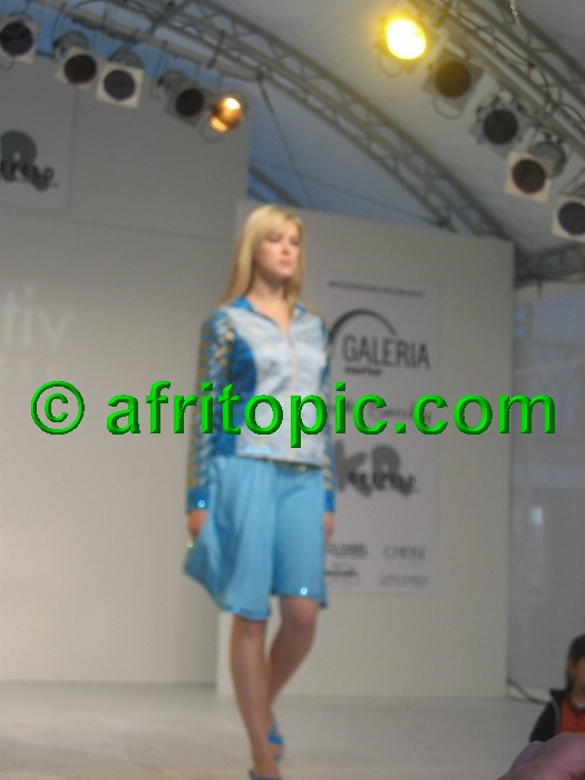 ../Images/Krefeld-Strssenmodenschau-2005 606.jpg